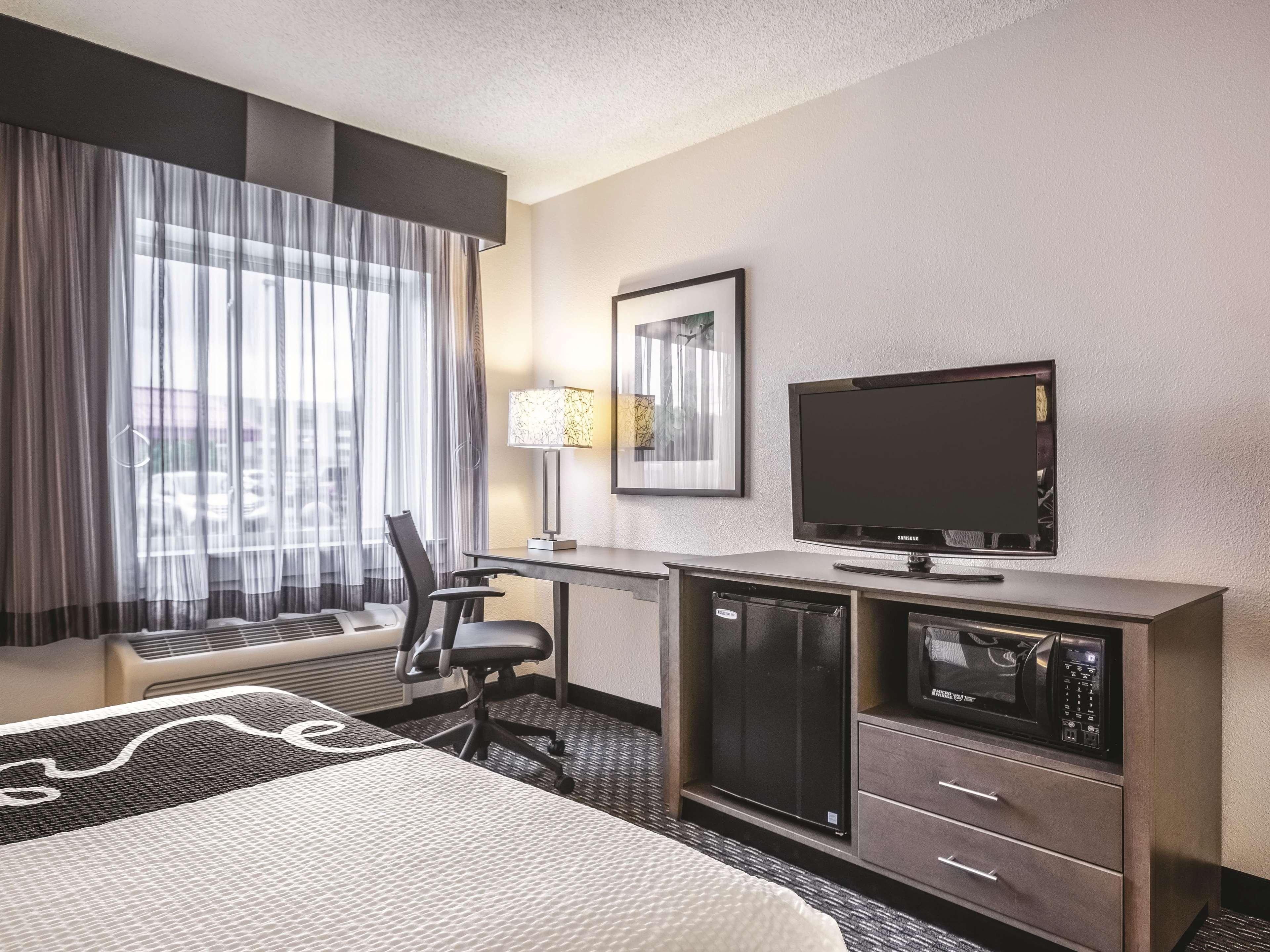 La Quinta By Wyndham Hartford Bradley Airport Ξενοδοχείο Windsor Locks Εξωτερικό φωτογραφία