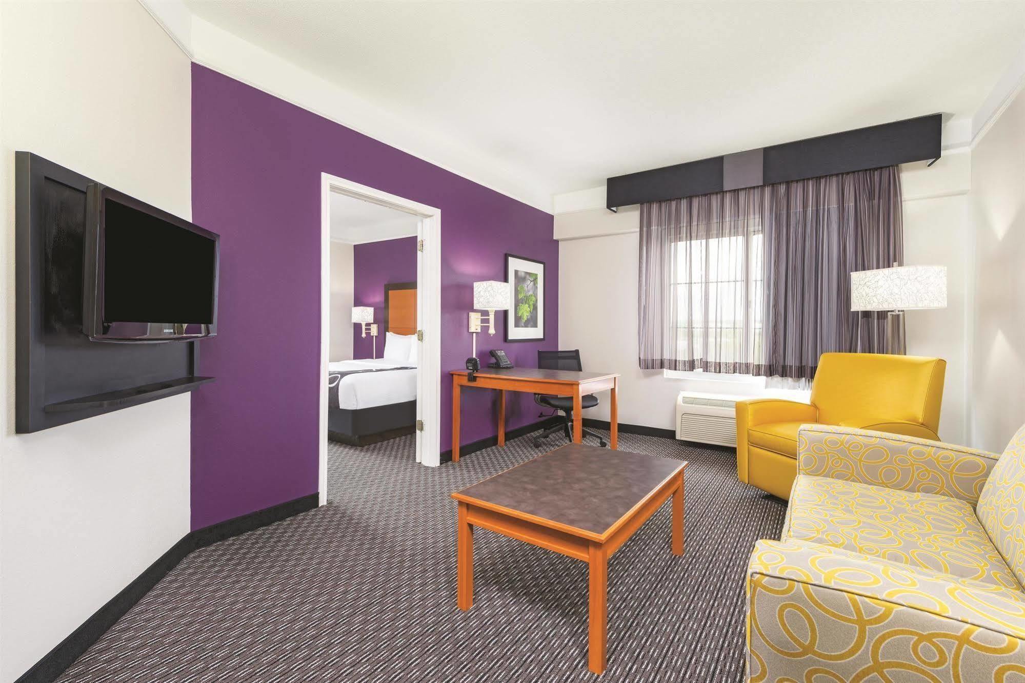 La Quinta By Wyndham Hartford Bradley Airport Ξενοδοχείο Windsor Locks Εξωτερικό φωτογραφία